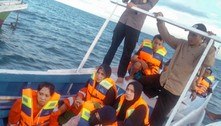 Vinte e seis pessoas estão desaparecidas após naufrágio de balsa na Indonésia