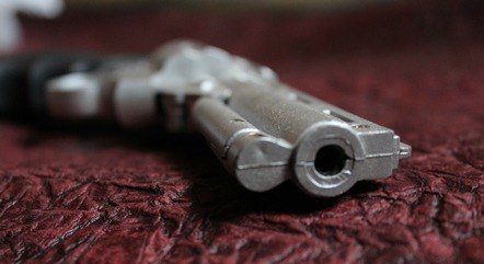 Justiça suspende flexibilização de transporte de armas