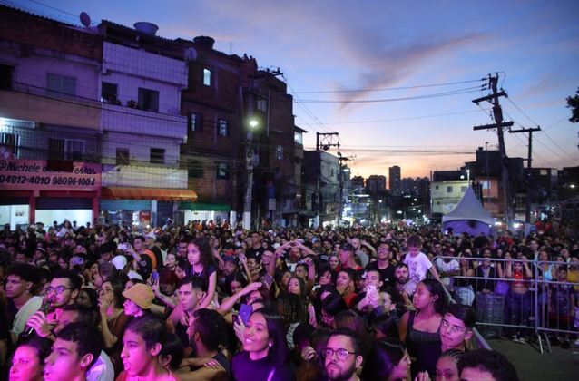 Apesar disso, muitos se arriscaram para curtir os shows e lotaram os palcos da Virada Cultural