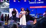 A cantora e compositora Roberta Campos também foi uma das primeiras artistas a se apresentar na Virada Cultural. Com um violão na mão, a dona do hit De Janeiro a Janeiro cantou no palco do Butantã, na zona oeste 