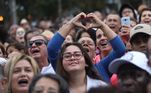 O público que participou da apresentação do artista se emocionou com as músicas de amor dele. Teve até coraçãozinho na plateia!
