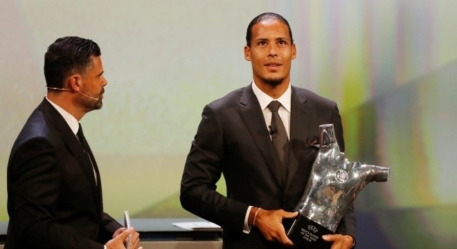 HolandÃªs Virgil Van Dijk foi eleito o melhor jogador da Europa