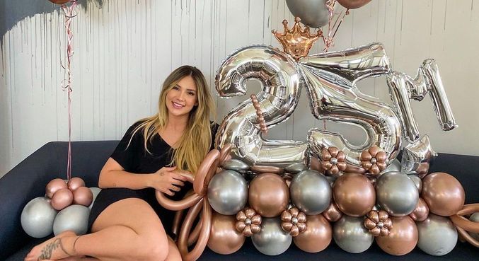 Influenciadora comemora marca de 25 milhões de fãs no Instagram