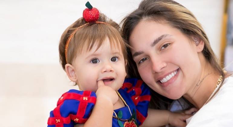 Virginia Fonseca e a filha, Maria Alice, que vai completar 1 ano de idade em 30 de maio