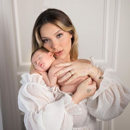 Virginia Fonseca voltou a encantar seguidores com novas fotos do ensaio fotográfico newborn da filha recém-nascida Maria Alice