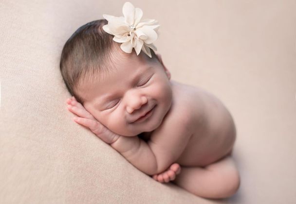 Na primeira semana de vida, Maria Alice fez o primeiro ensaio fotográfico. Virginia compartilhou as fotos newborn da filha nas redes sociais 