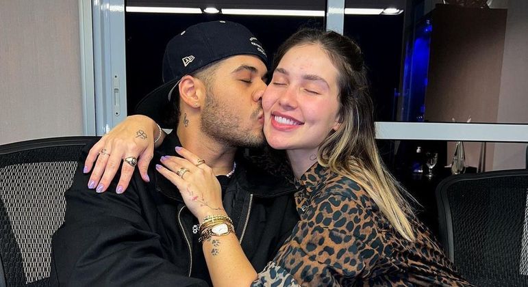 Virginia revela que não gosta de carícias de Zé Felipe