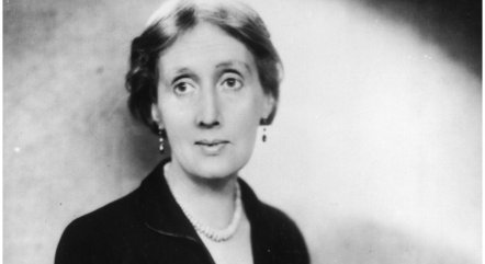 A escritora britânica Virginia Woolf (1882-1941)