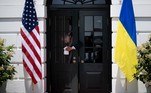 Nesta terça-feira, antes de ir para a Casa Branca, participou de um evento no Museu das Vítimas do Comunismo, em Washington, onde recebeu 'em nome do povo ucraniano' um prêmio atribuído por essa instituição, o Prêmio Dissidente de Direitos Humanos. Em seu discurso ao receber o prêmio, a primeira-dama da Ucrânia afirmou que 'o comunismo é outra forma de totalitarismo' e que é isso que seu país enfrenta atualmente devido à invasão russa, além de advertir que 'o passado mais sombrio pode se repetir'