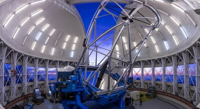 O telescópio Gemini Norte; descoberta contribui para entendimento do Big Bang 