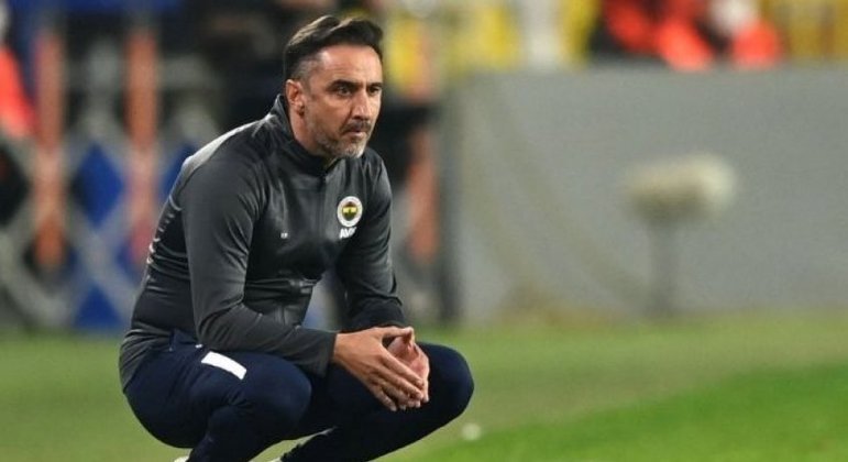 Corinthians avança por Vitor Pereira e pode definir contratação nos próximos dias