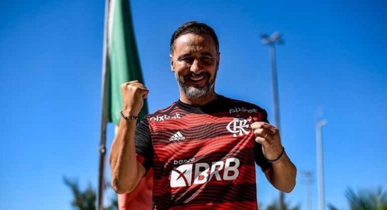 Primeira decisão de Vítor Pereira no Flamengo. Derrota. Que foi saboreada por conselheiros corintianos