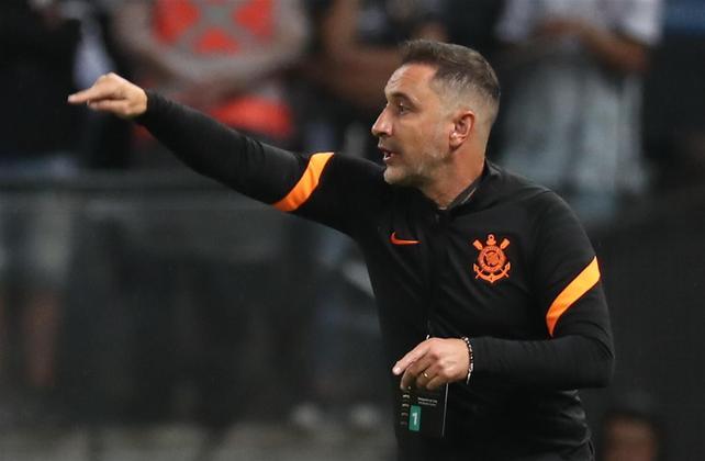 O último fracasso do português no Corinthians foi a Copa do Brasil. O português estreou com o time na terceira fase da competição e logo de cara empatou com a Portuguesa-RJ. Com altos e baixos, o treinador conseguiu levar a equipe até a final do torneio. Depois de um empate no jogo de ida da final contra o Flamengo, o jogo de volta foi emocionante. No entanto, o time de Vitor Pereira perdeu mais uma vez, dessa vez nos pênaltis, para o elenco de Dorival Júnior
