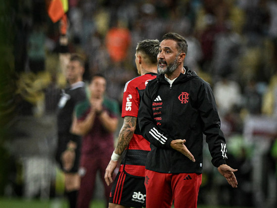 Em jogo que valia mais do que o título para o treinador do Flamengo, VP entrou em campo no último domingo ciente de que poderia ser seu último ato pelo Rubro-Negro. Após a goleada do Tricolor carioca em pleno Maracanã, o Fla ficou com o vice-campeonato do Carioca e o português acabou demitido do time da Gávea. Foi o quarto campeonato disputado pelo técnico, e o quarto fracasso seguido