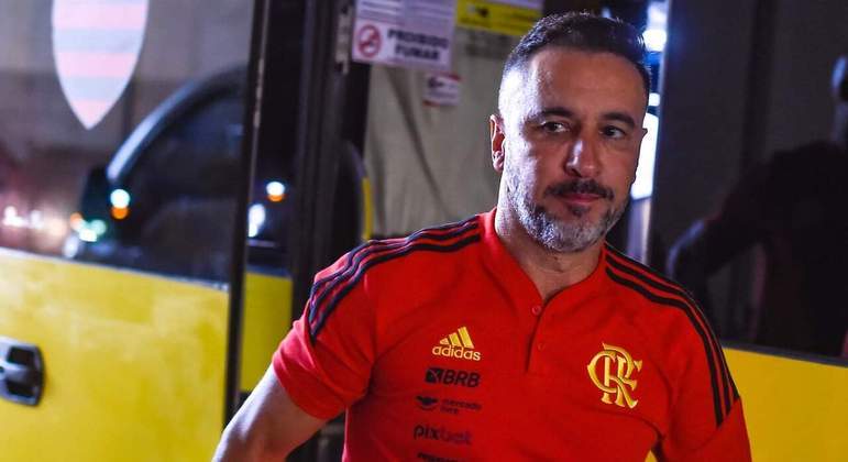 Vítor Pereira reclamou da arbitragem na derrota para o Palmeiras pela Supercopa