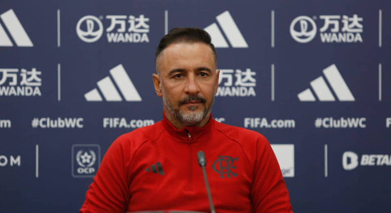 Vítor Pereira, técnico do Flamengo, durante coletiva