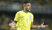 Novo Fenômeno? Vitor Roque pode se tornar jogador mais jovem a estrear na seleção desde Ronaldo