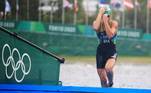 Vittoria Lopes em ação durante prova do triatlo na Olimpíada de Tóquio