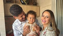 Viviane Araujo reclama de saudade após deixar o filho na creche: 'Dá um vazio'