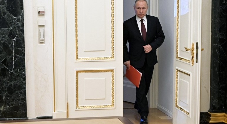 Governo de Vladimir Putin minimizou sanções impostas pela comunidade internacional