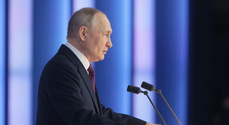 Presidente da Rússia, Vladimir Putin, durante discurso à nação nesta terça-feira (21)