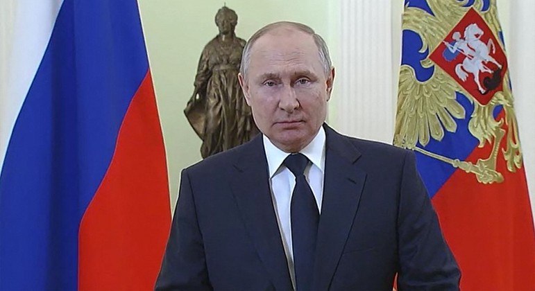 Presidente russo, Vladimir Putin, durante pronunciamento nesta terça-feira (8)