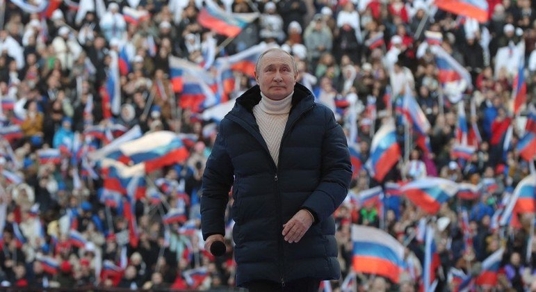 Vladimir Putin em discurso realizado em estádio na Rússia