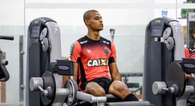 Volante Lucas Cândido, em treinamento do Atlético-MG