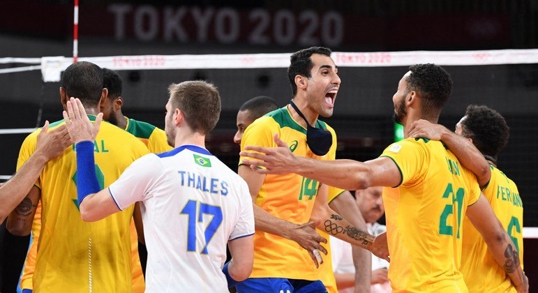 É de tie break! Com virada espetacular, Brasil vence Argentina no vôlei  masculino