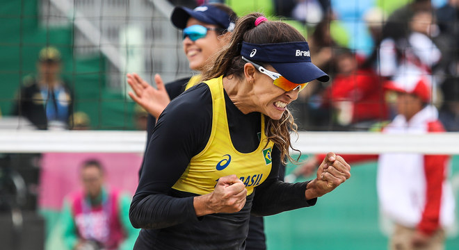 Brasil vence Cuba e fica com o bronze no vôlei de praia feminino