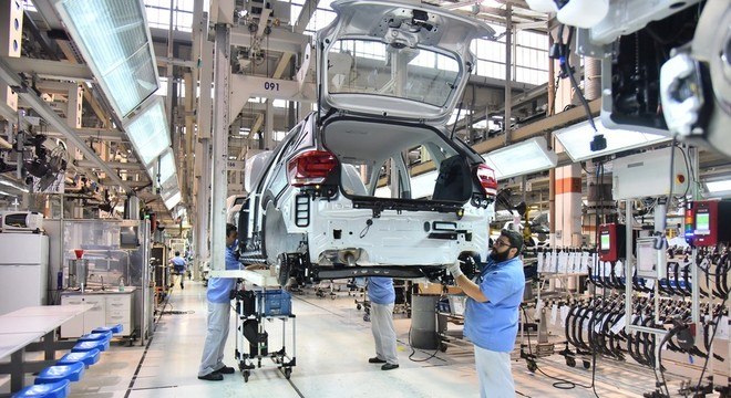 VW propõe redução de 30% na jornada e nos salários no Brasil
