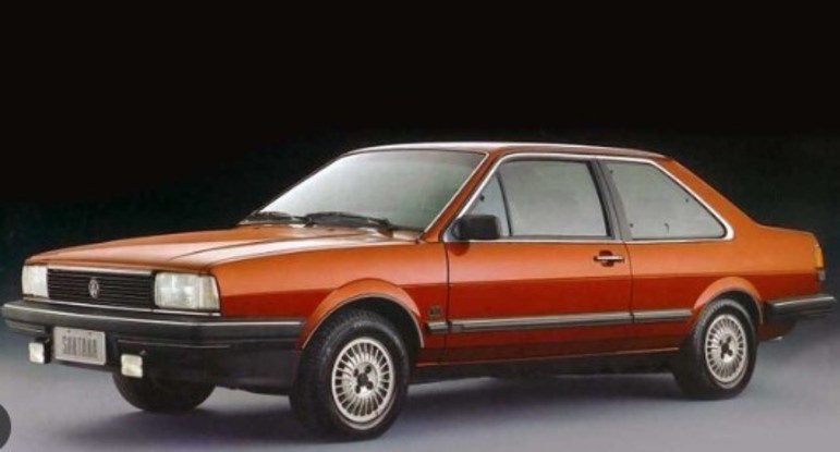 O Santana, da Volkswagen, é de 1985. Preço Fipe: R$ 3.207 (versões CLi /CL /C 1.8/2.0 /SU 2.0 2p/4p).