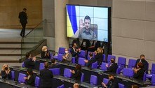 Zelenski pede derrubada do novo 'muro' levantado pela Rússia, em discurso no Parlamento alemão