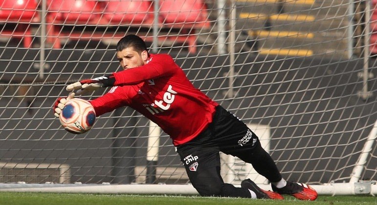 Volpi - o goleiro de 30 anos tem valor de mercado estimado em 4 milhões de euros (cerca de R$ 24,6 milhões). Seu contrato com o São Paulo vai até dezembro de 2023.