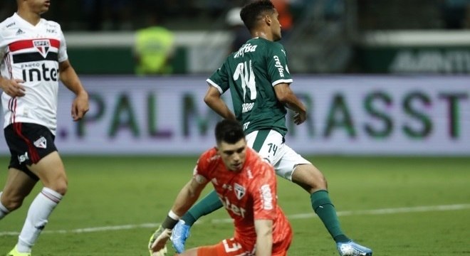 Destaque do São Paulo no ano, Volpi não evitou derrota para rival