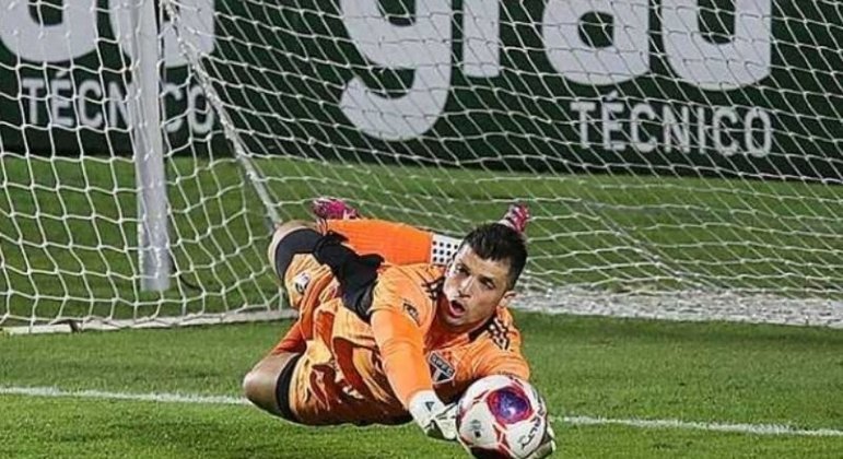 Volpi virou titular da meta são-paulina, mas perdeu espaço para Jandrei em 2022. Busca recuperar o status de titular da equipe.