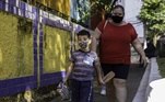 As aulas presencias na rede municipal de ensino de São Paulo voltam em 3,4 mil escolas nesta segunda-feria (15). Em outras 530 unidades as aulas acontecerão de forma online até a próxima segunda-feira (22)