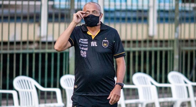 Ex-gerente de futebol, Wilson Leite assumiu como técnico interino do Voltaço