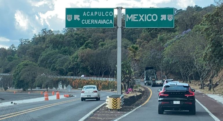 Estrada rumo à Cueltla, que fica a cerca de 130km da capital