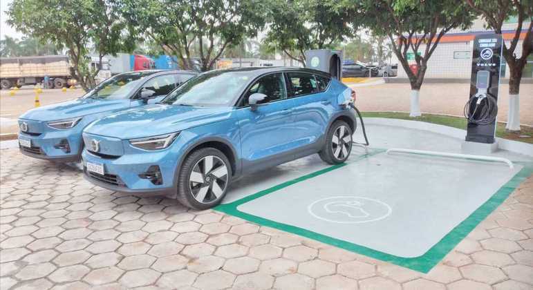 Volvo inaugura ponto de carga rápida para elétricos em Porto Ferreira ...
