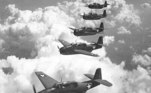 No auge da Segunda Guerra Mundial, em 1945, a Marinha dos Estados Unidos despachou cinco torpedeiros em um voo de treinamento de rotina sobre o Triângulo das Bermudas. Todos os 14 tripulantes a bordo das cinco aeronaves militares nunca mais foram vistos ou ouvidos. Horas depois, a Marinha enviou mais 13 homens em uma missão de busca e resgate em um hidroavião da Marinha. Eles também nunca mais foram vistos ou ouvidos