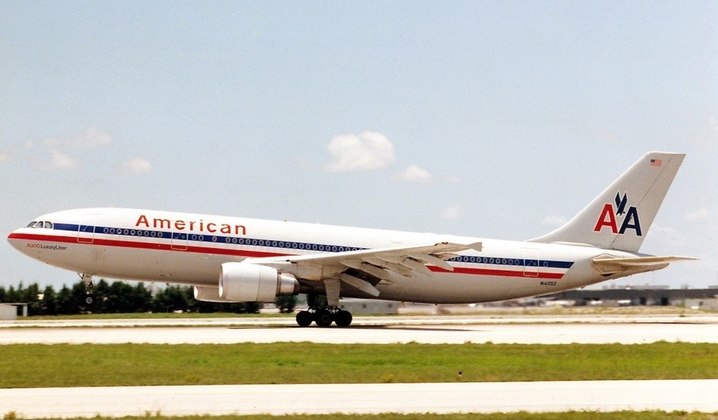 Voo 587 da American Airlines - 265 mortos (260 do avião e 5 no solo). 