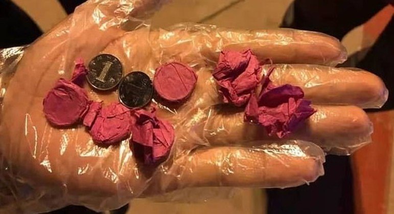 Moedas atiradas em motor de avião fez voo com 148 passageiros ser cancelado na China