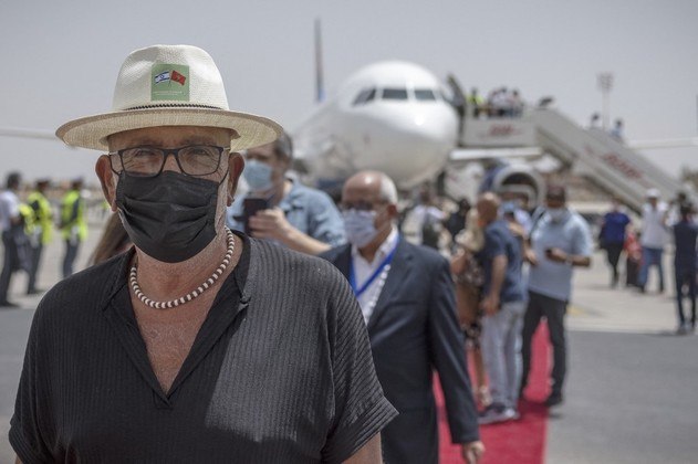 O avião, que transportava uma centena de pessoas, decolou de Tel Aviv com destino a Marrakech, capital turística do Marrocos, afirmou à AFP a porta-voz da Israir, Tali Leibovitz