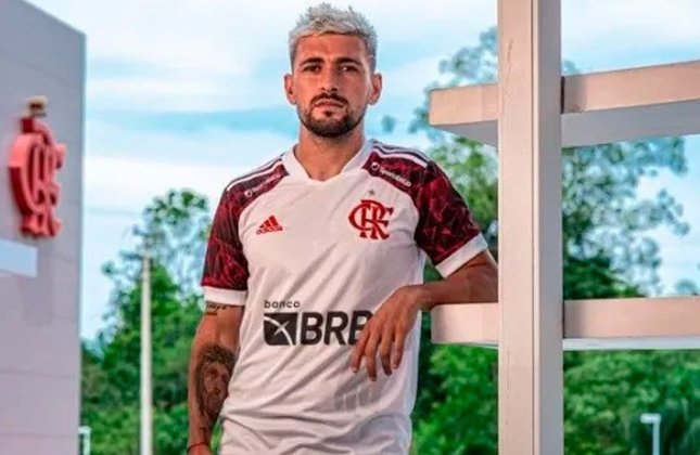 Voto de Cayo Pereira: Arrascaeta (uruguaio - Flamengo)