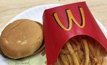 Voltando mais no tempo, em 2016, um usuário do Reddit postou uma foto de um hambúrguer com batatas fritas do McDonald's que tinha 10 anos