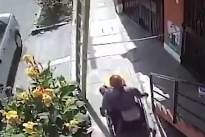 Segundo o tabloide britânico Metro, a cena inusitada foi registrada em Lima, capital do Peru