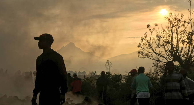População está voltando para casa, mas está apreensiva com novas erupções
