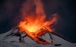 O Etna é o vulcão mais ativo da Europa e entrou em erupção novamente, proporcionando um show de imagens na cidade de Catânia, que fica na Sicília, no sul da Itália