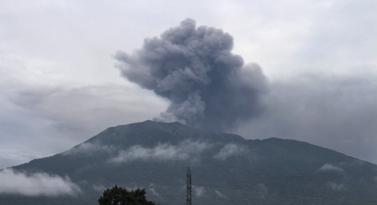 Vulcão Marapi é o mais ativo da ilha de Sumatra